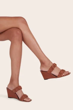 Platforms & Wedges<STAUD FRANKIE WEDGE   TAN