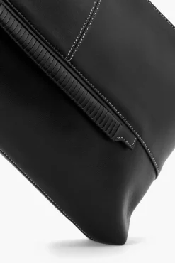 Clutches<STAUD LEO CLUTCH BLACK