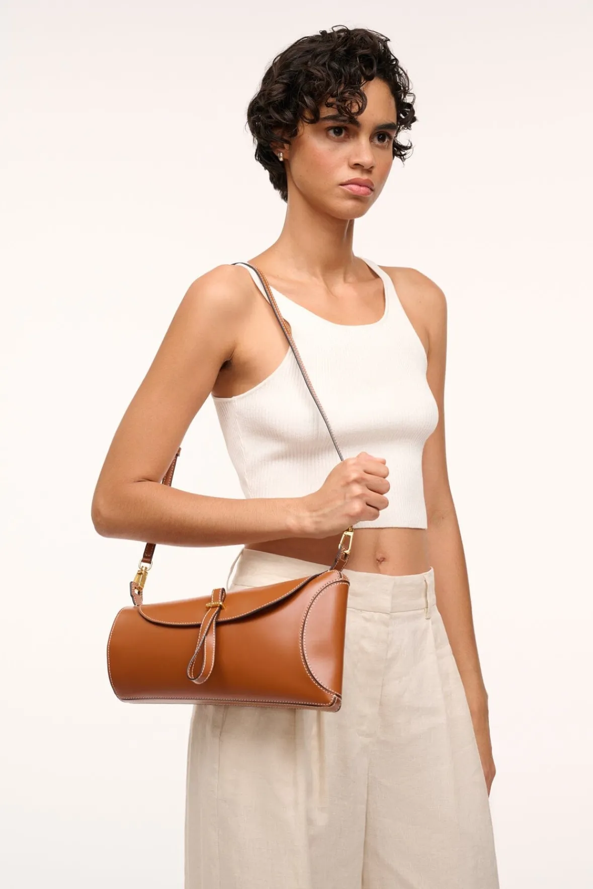 Sofya<STAUD SOFYA SHOULDER BAG TAN